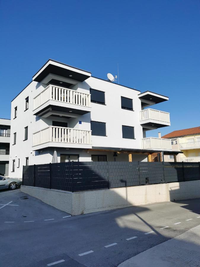 Apartment Misic Трогир Экстерьер фото