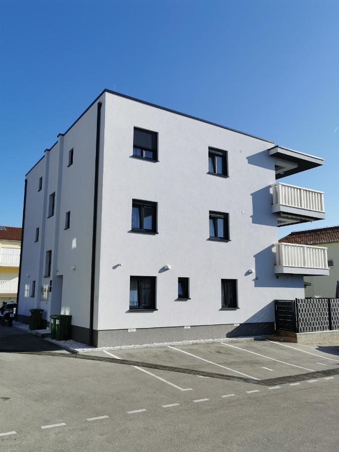 Apartment Misic Трогир Экстерьер фото