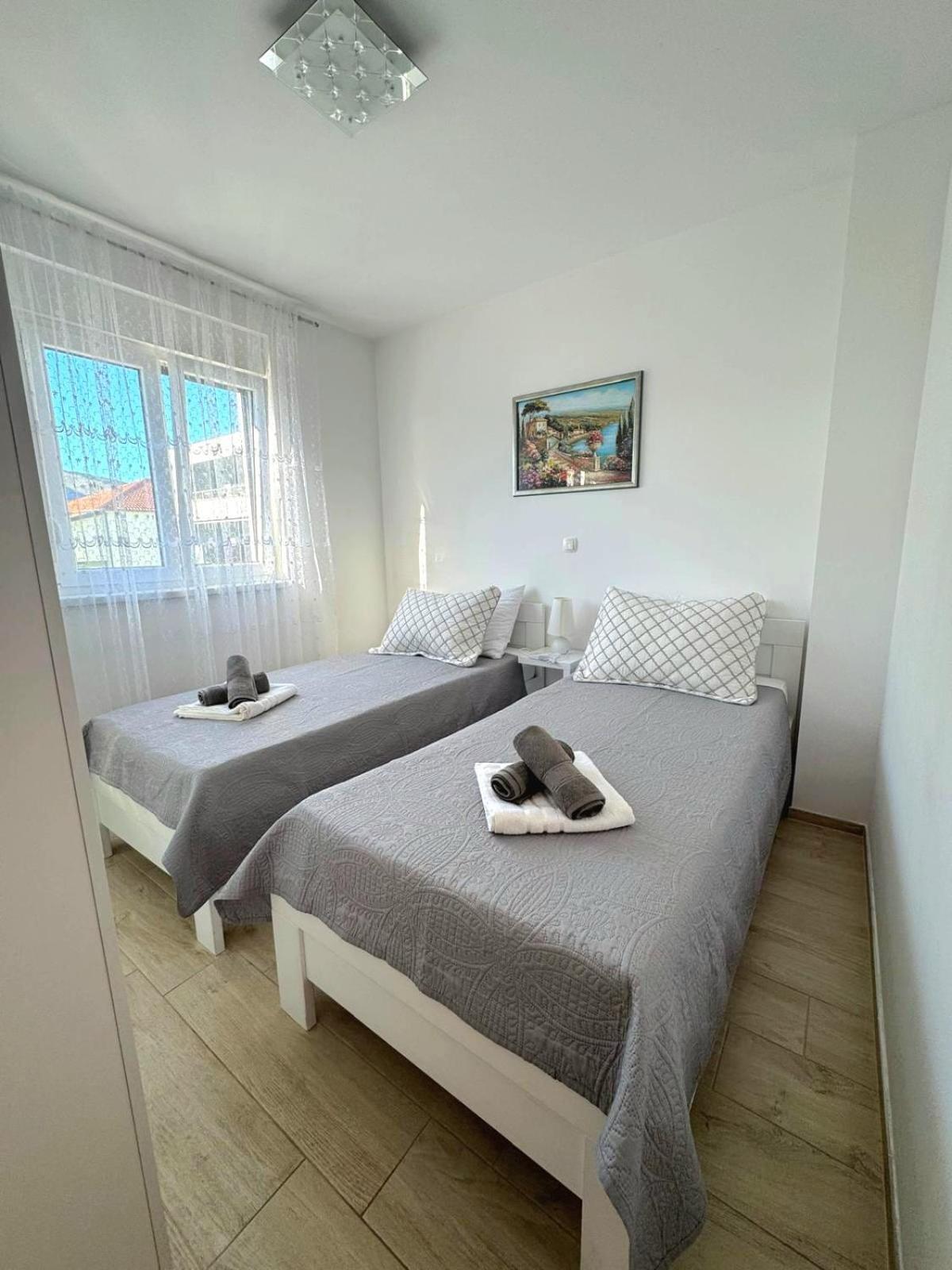 Apartment Misic Трогир Экстерьер фото